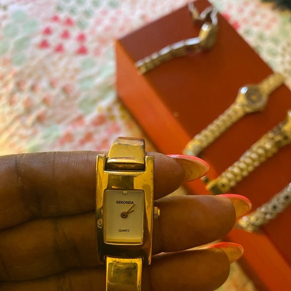 Watches - Picture 4 of 8